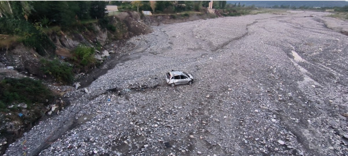 Qubada ağır qəza: 1 ölü, 2 yaralı var – FOTO/VİDEO  