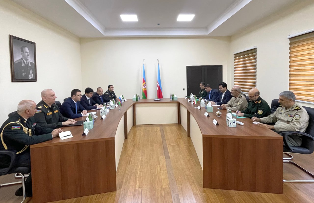 Azərbaycan ilə İran arasında hərbi sahədə əməkdaşlıq müzakirə olunub - FOTO Azərbaycan ilə İran arasında hərbi sahədə əməkdaşlıq müzakirə olunub - FOTO