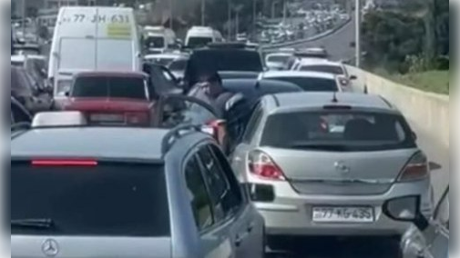Bakı-Sumqayıt yolunda sıxlıq: Avtomobillərin hərəkəti dayandı - VİDEO 