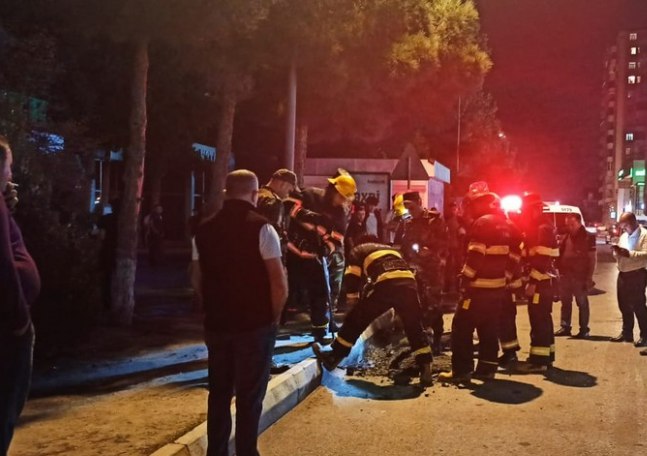 Sumqayıtda yeraltı kabel partlayıb, şəhərin bir hissəsi işıqsız qalıb - FOTO