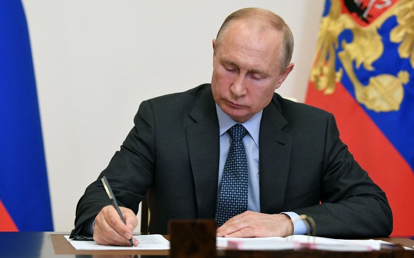 Putin sanksiyalara cavab olaraq, ərzaq embarqosunu 2024-cü ilə qədər uzadıb 
