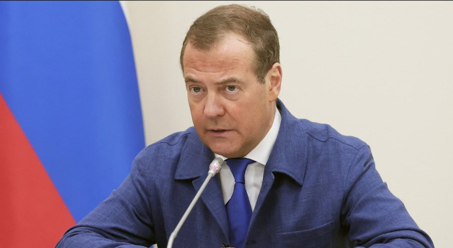 Medvedev Paşinyanı niyə 