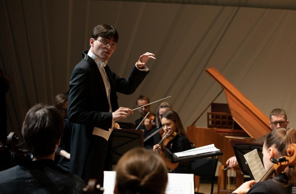 Moskvada Polad Bülbüloğlunun oğlunun dirijorluğu ilə konsert keçirildi