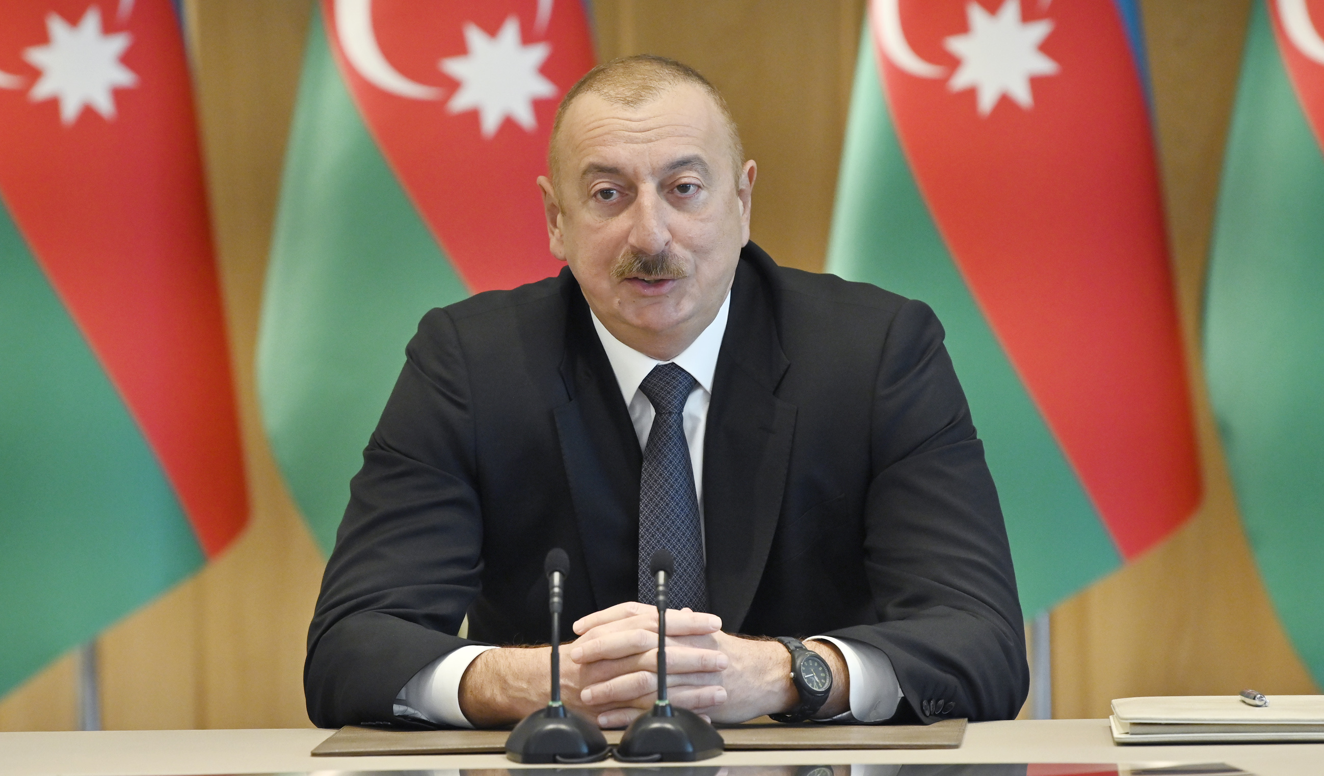 İlham Əliyev: “Regional məsələlərin 3+3 formatında həll edilməsi vacibdir” İlham Əliyev: “Regional məsələlərin 3+3 formatında həll edilməsi vacibdir”