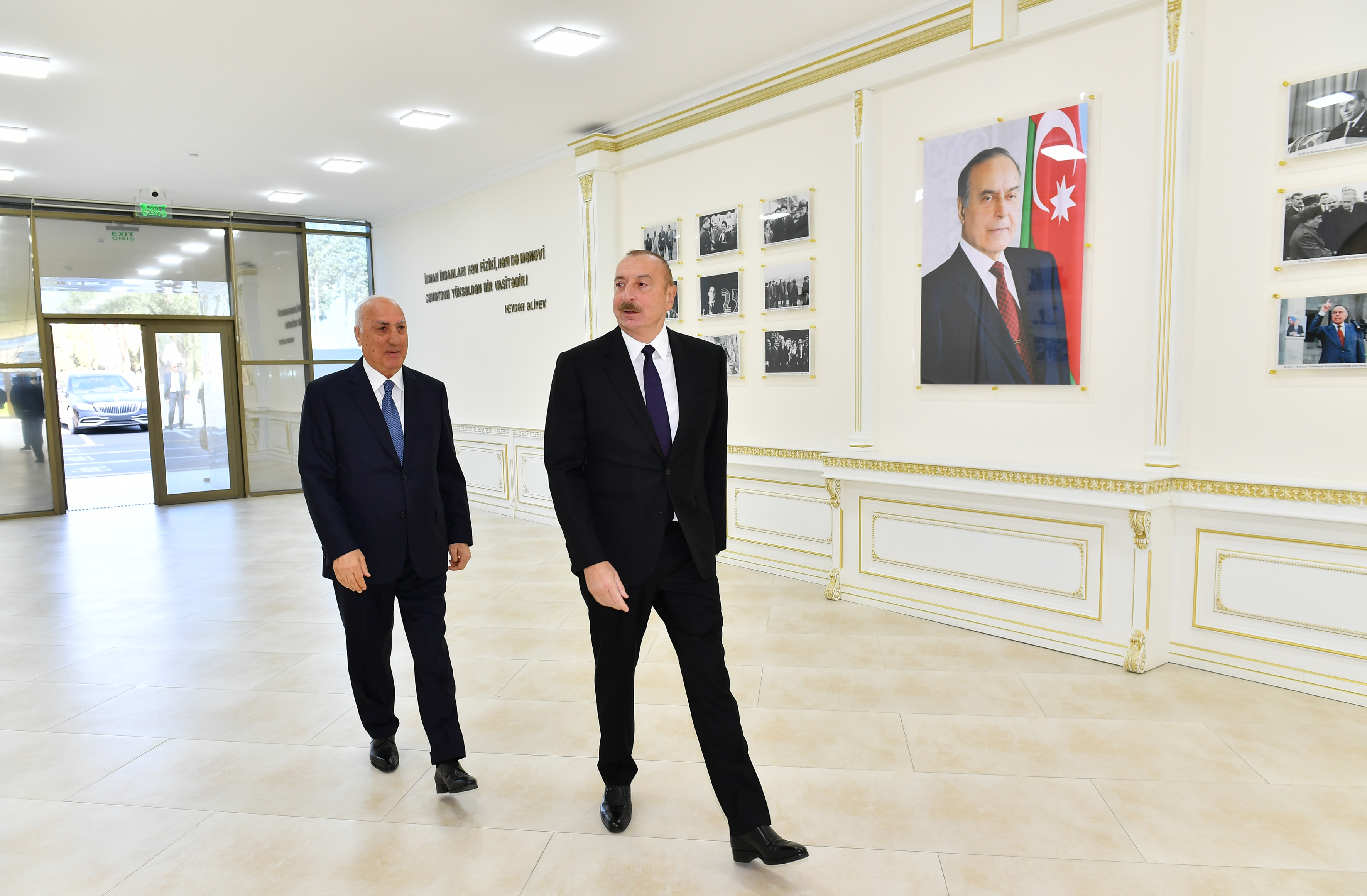 Prezident Sumqayıt şəhər stadionunda yaradılan şəraitlə tanış olub - FOTO 