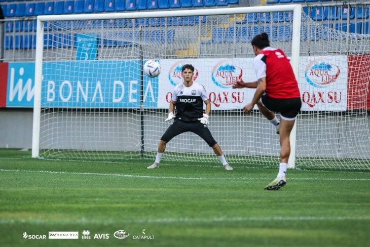 “Araz Naxşıvan” “Neftçi”nin futbolçusuna maraq göstərir