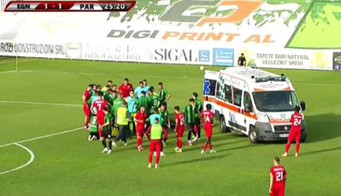 Azərbaycanlı futbolçunun komanda yoldaşı oyun zamanı öldü - FOTO