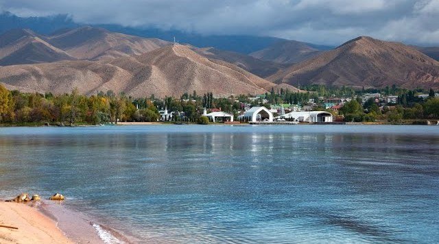 Azərbaycan Qırğızıstanda beşulduzlu mehmanxana TİKƏCƏK 