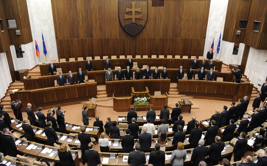 Slovakiya parlamenti Ukraynaya hərbi yardımın dayandırılmasını TƏSDİQLƏYİB 