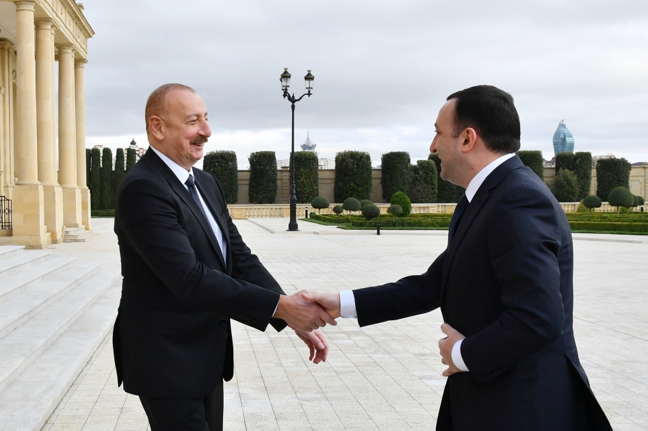 İlham Əliyev Gürcüstanın Baş naziri ilə görüşüb - FOTO