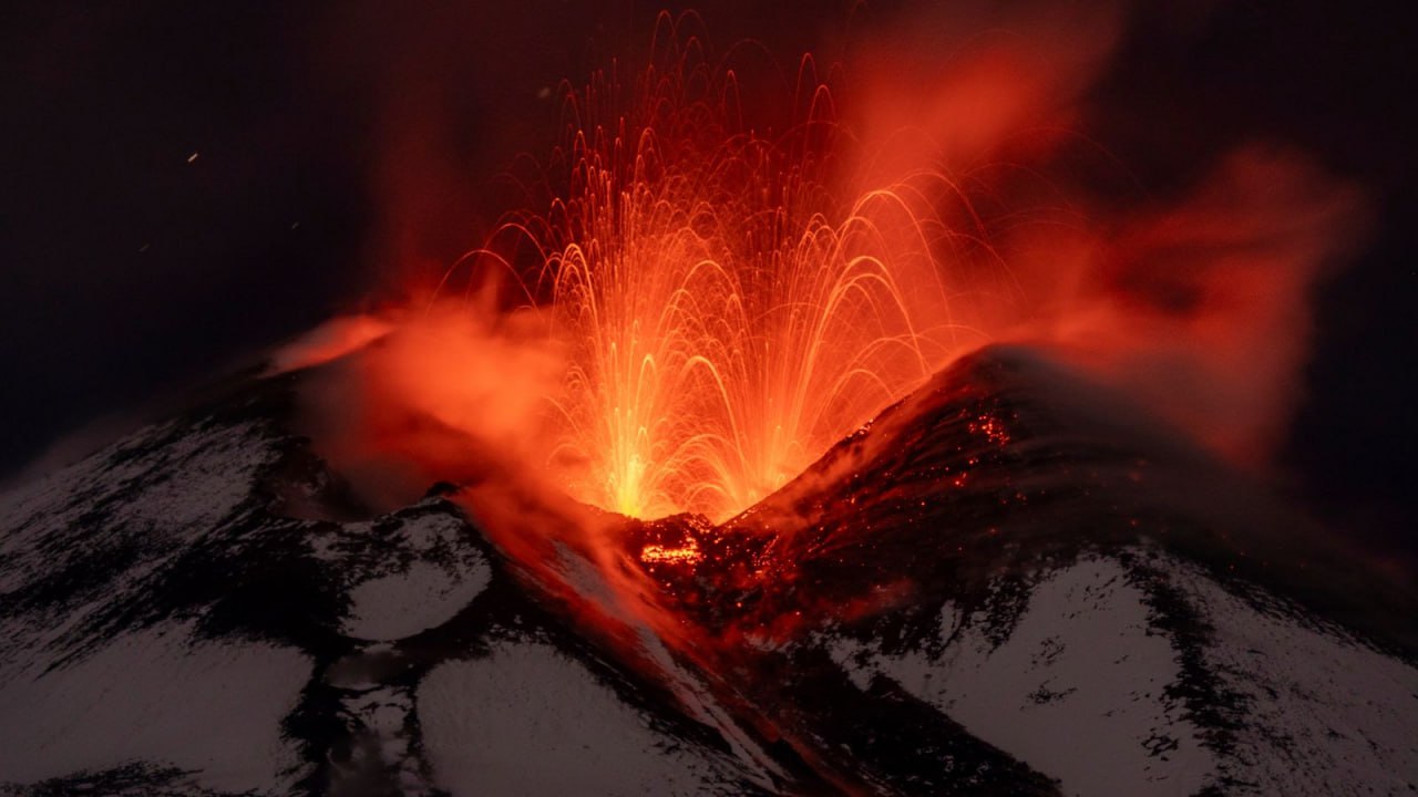 Avropanın ən böyük vulkanı yenidən AKTİVLƏŞDİ – VİDEO 