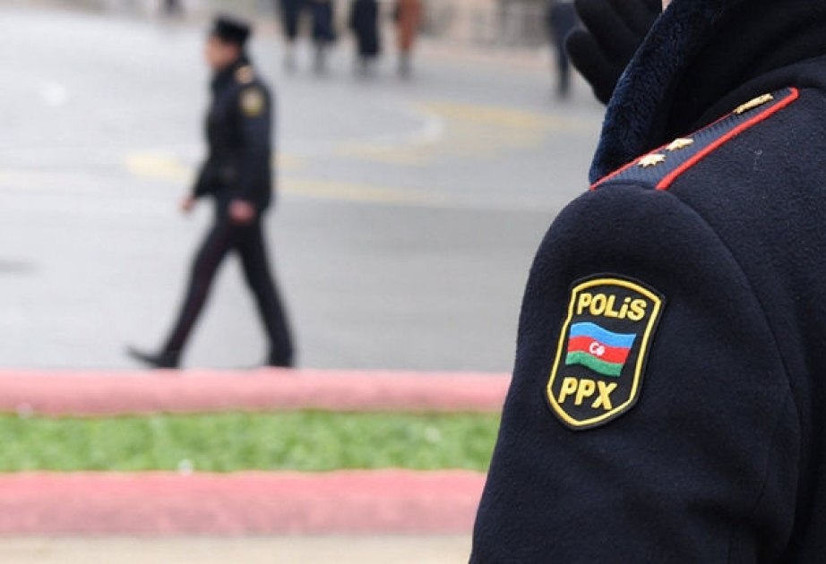 Vilayət Eyvazov yeniyetməni döyən polisi işdən qovdu