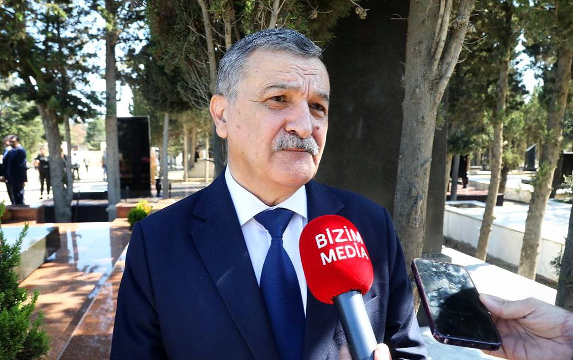 “Heydər Əliyevin siyasi irsi Azərbaycan üçün istinad mənbəyidir” – Aydın Mirzəzadə “Heydər Əliyevin siyasi irsi Azərbaycan üçün istinad mənbəyidir” – Aydın Mirzəzadə