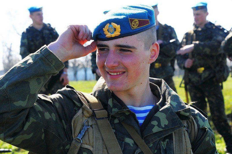 Ukraynada 17 yaşdan etibarən icbari hərbi təlimlərə BAŞLANILACAQ