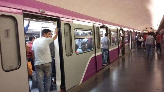 “Səni axtarıram”da Aqşin Fatehi sevdiyini deyən qadın METRODA OLAY ÇIXARDI – FOTO