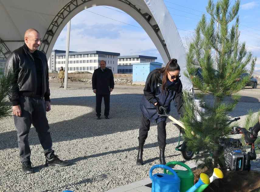 Ağdam şəhər Mərkəzi parkının təməli qoyuldu - FOTO/VİDEO