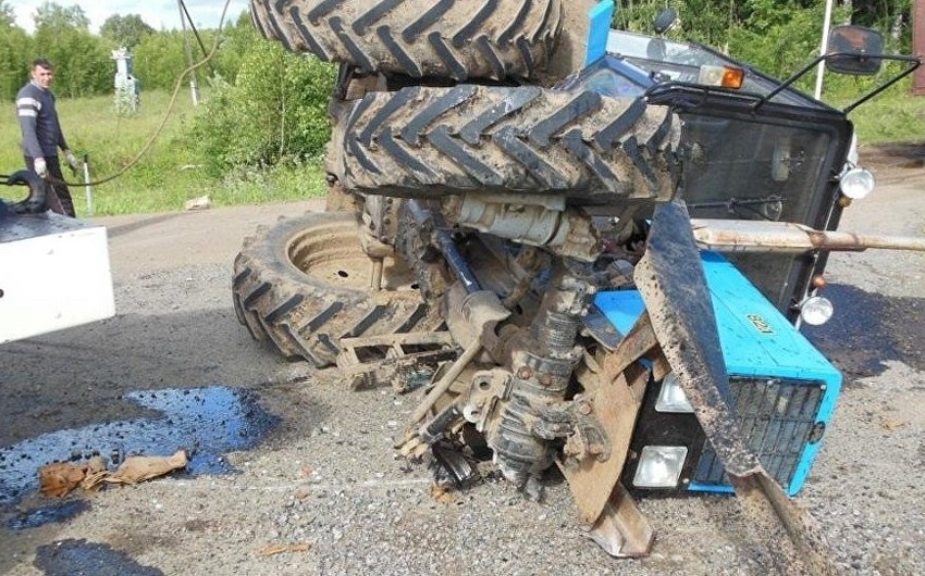 Şabranda aşan traktorun sürücüsü son anda XİLAS edildi