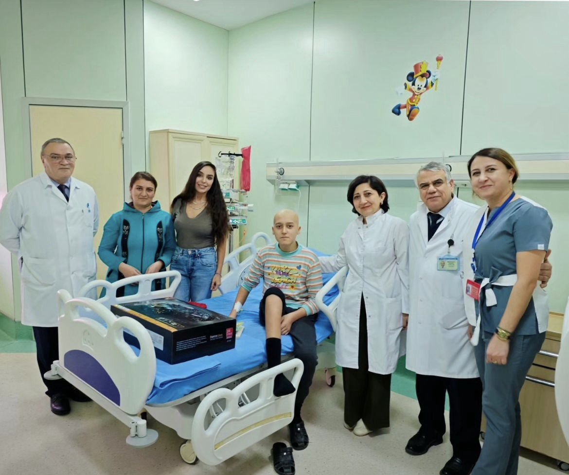 Leyla Əliyeva Uşaq Onkologiya Klinikasında - FOTO