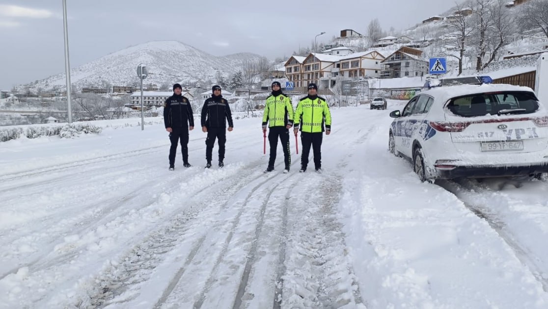 Laçında polis əməkdaşları belə xidmət edirlər - FOTO