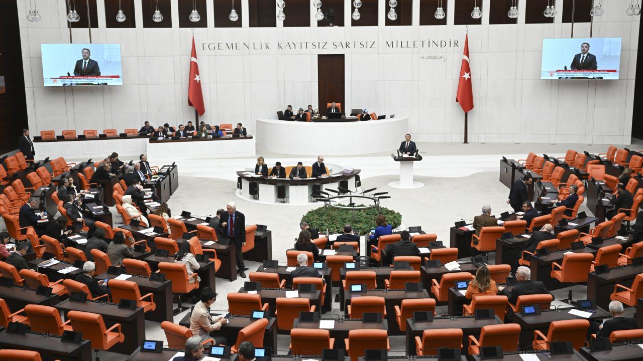 Türkiyə parlamenti İsveçin NATO-ya daxil olmasını TƏSDİQLƏDİ