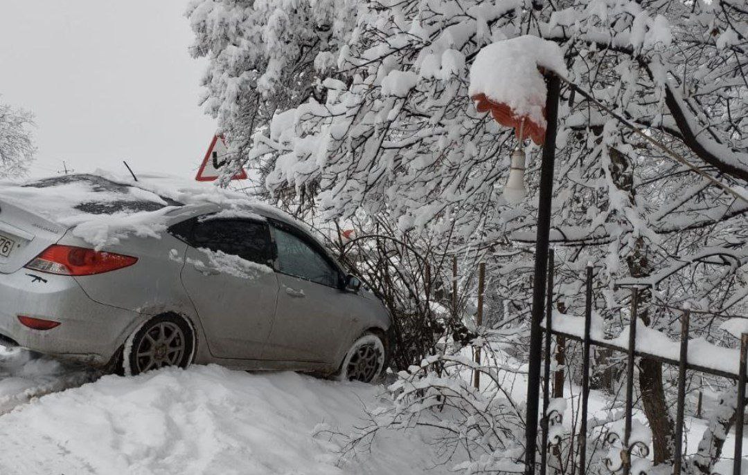 Qərb bölgəsində qarlı hava yollarda problemlər YARATDI - FOTO/VİDEO
