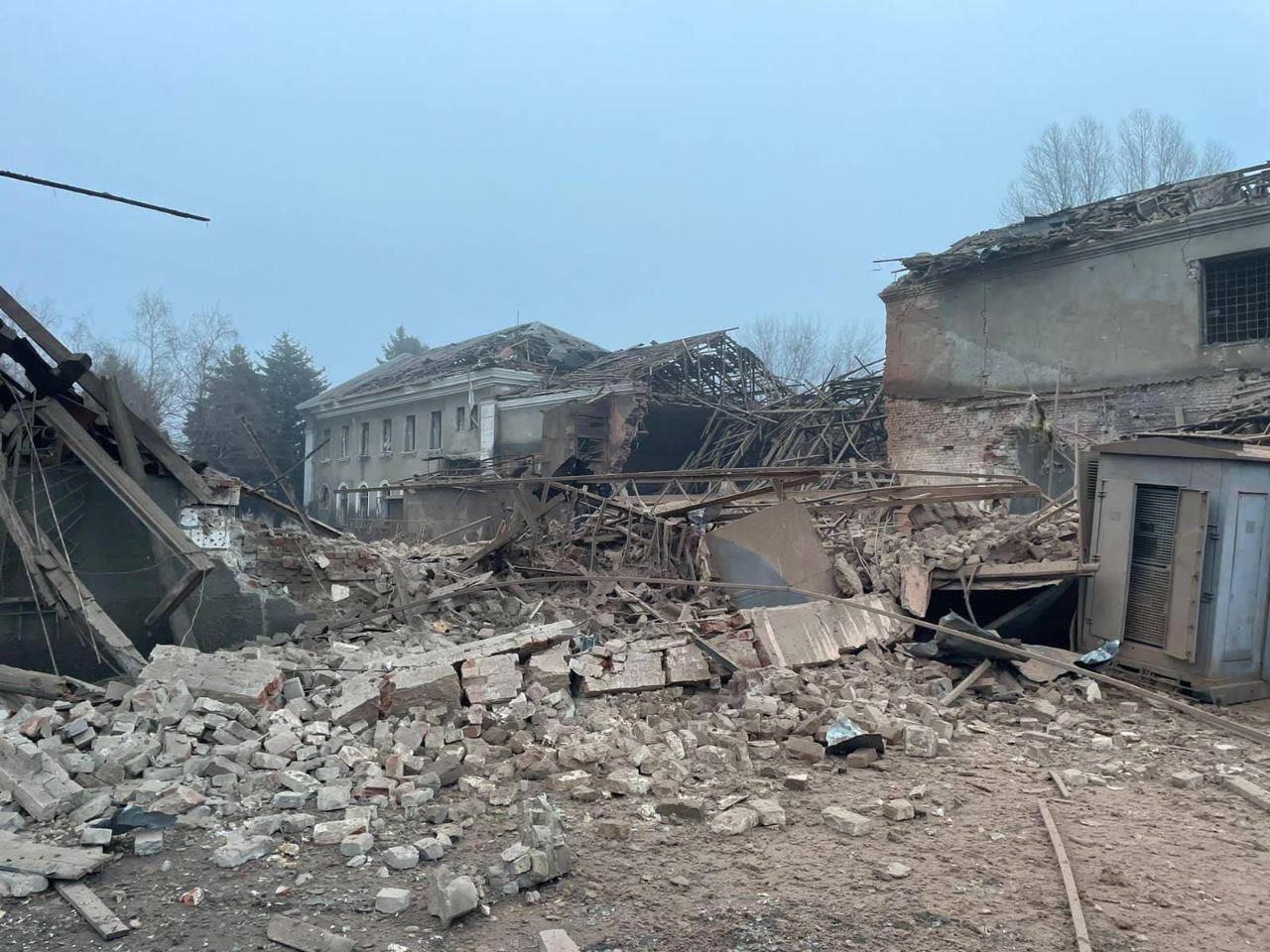 Donetsk atəşə tutulub, yeməkxana və uşaq bağçası dağıdılıb - FOTO/VİDEO