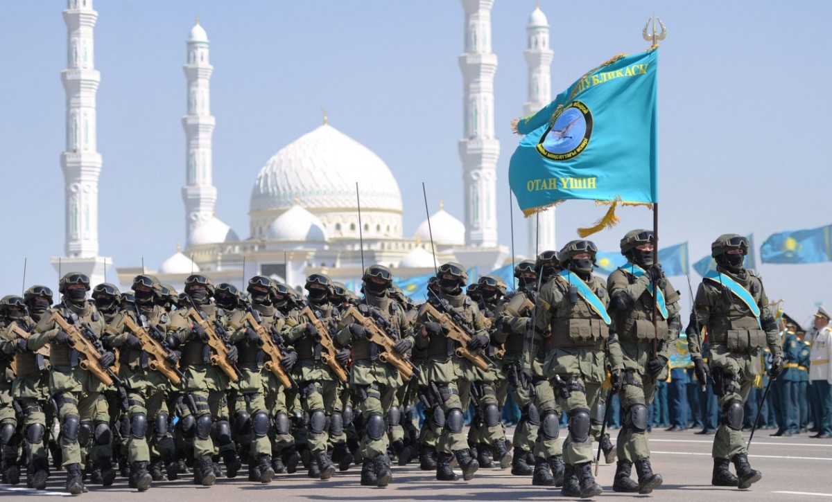 Qazaxıstan ordusundan 17 mindən çox hərbçi QOVULUB 