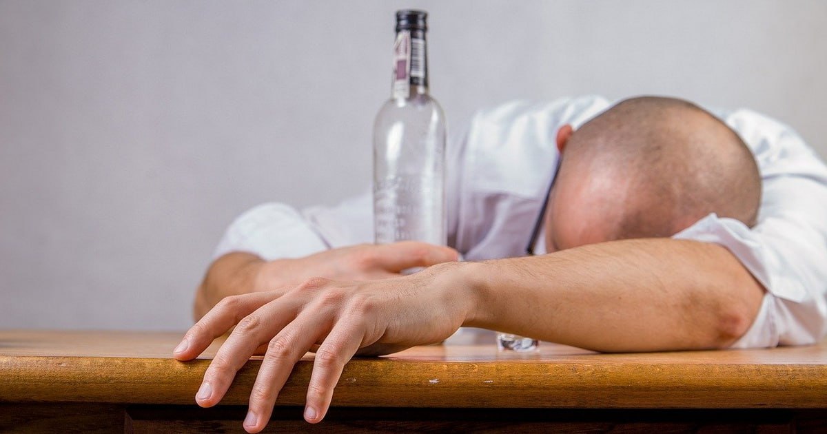 Sumqayıtda 67 yaşlı kişi spirtli içkidən necə ÖLÜB? – TƏBİB-dən AÇIQLAMA 