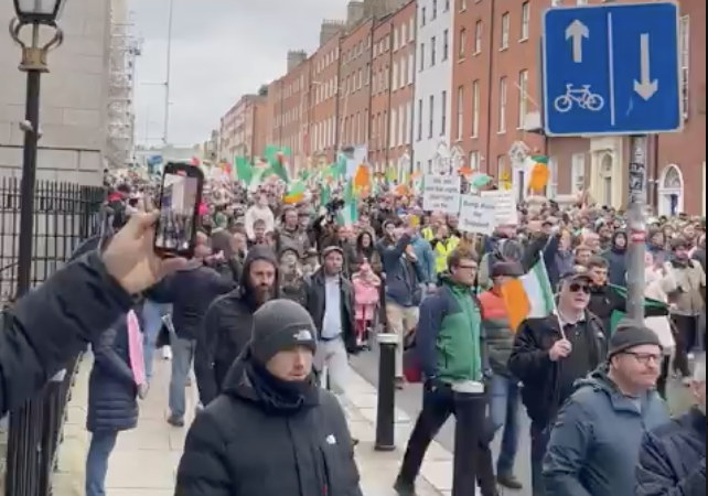İrlandiyada da etirazlar BAŞLADI - ANBAAN VİDEO 