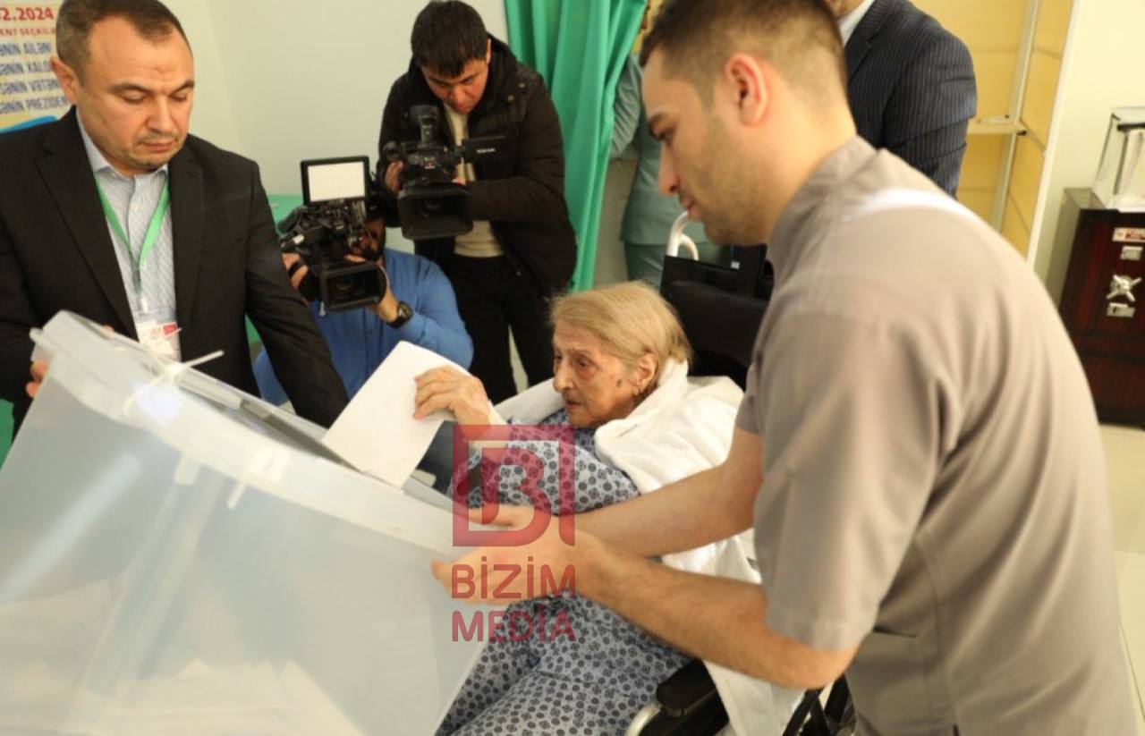 102 yaşlı Fatma nənə səsvermədə – FOTO 