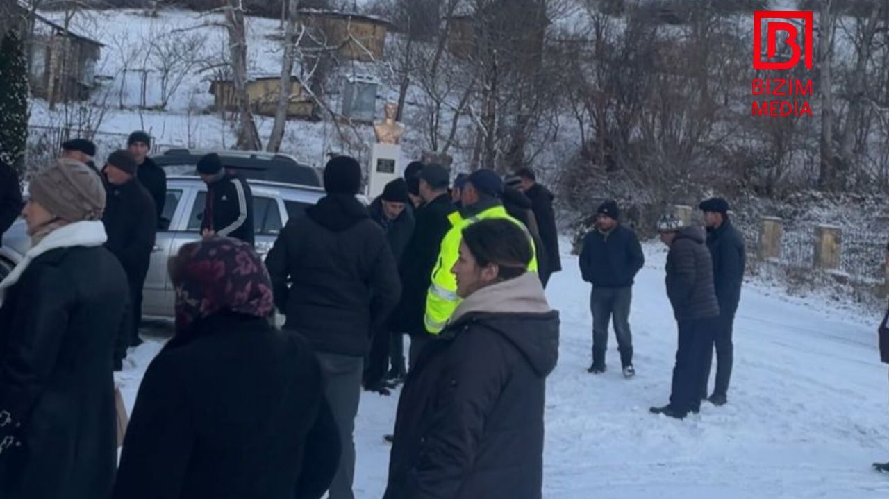 Qarlı hava səsverməyə gələnlərə maneə olmadı - FOTO/VİDEO