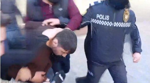 5 ailə üzvünü qətlə yetirən Əhməd belə həbs olundu – ANBAAN VİDEO 5 ailə üzvünü qətlə yetirən Əhməd belə həbs olundu – ANBAAN VİDEO