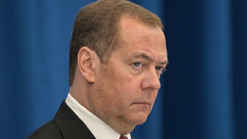 Qərbin yeni sanksiyaları Rusiya əhalisinə qarşı YÖNƏLİB -  Medvedev