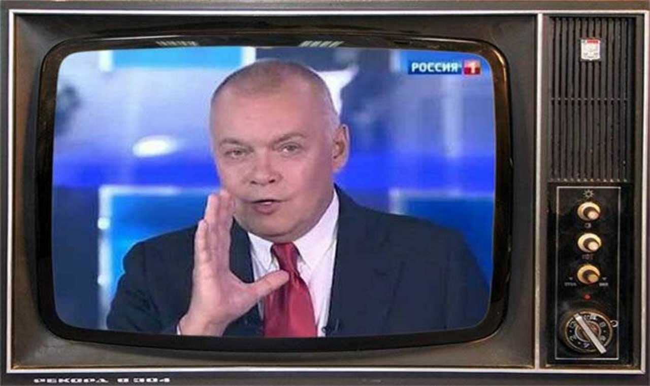 Latviyada Rusiya televiziyalarına baxanlar cərimələndi, TV texniki isə HƏBS EDİLDİ