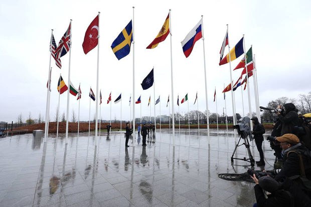 NATO-nun qərargahında İsveç bayrağı qaldırıldı - VİDEO