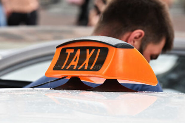 Taksi sürücüsü sükan arxasında öldü - FOTO