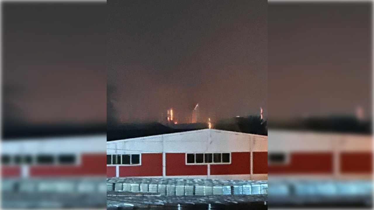 Ukrayna PUA-ları Rusiyanın neft emalı zavoduna hücum etdi - VİDEO