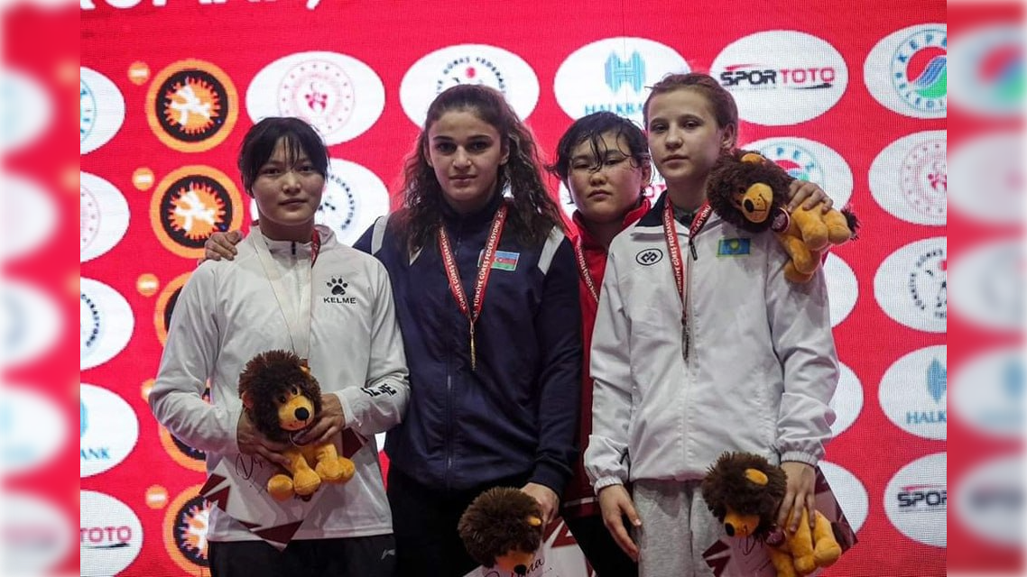 Antalyada güləşçilərimiz ilk gündə 3 medal qazandı