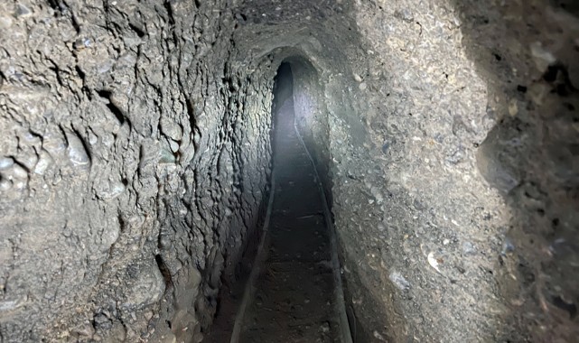 Qırğızıstanda bir kəndlinin evində Özbəkistanla sərhədə aparan tunel TAPILIB - VİDEO 