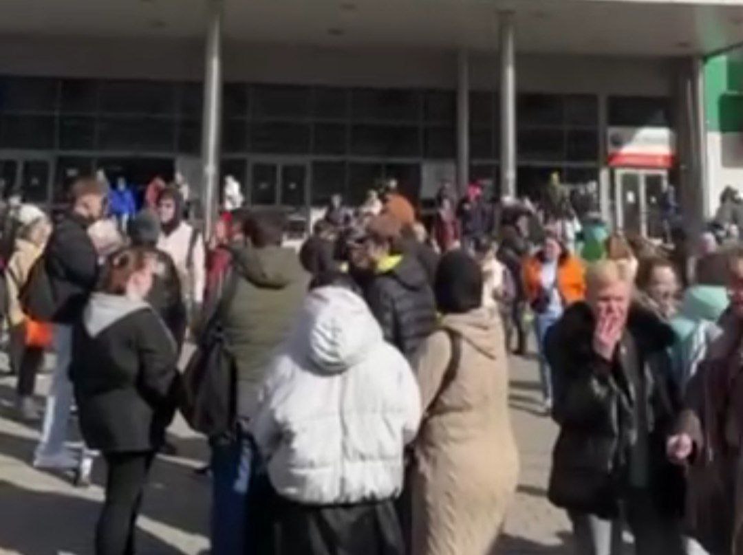 Moskvada ticarət mərkəzi boşaldıldı – VİDEO  