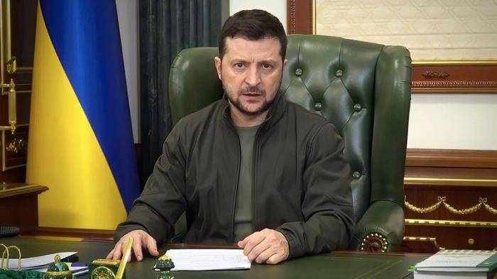 Zelenski: “Ukrayna yeni əks-hücum əməliyyatlarına hazırlaşır”