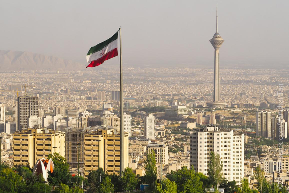 İranda 11 yaşlı qız ona gülən satıcı qadını öldürdü - FOTO 