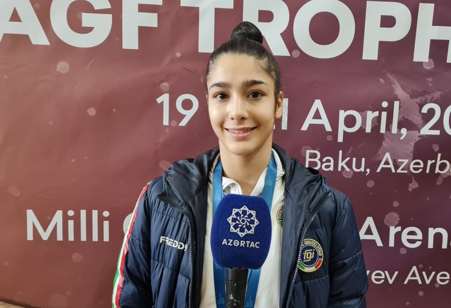 İtaliyalı gimnast: Bakıda çıxış etmək fərqli təcrübə oldu