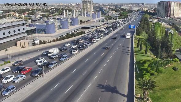 Bakının bir sıra küçələrində sıxlıq var - SİYAHI + FOTO