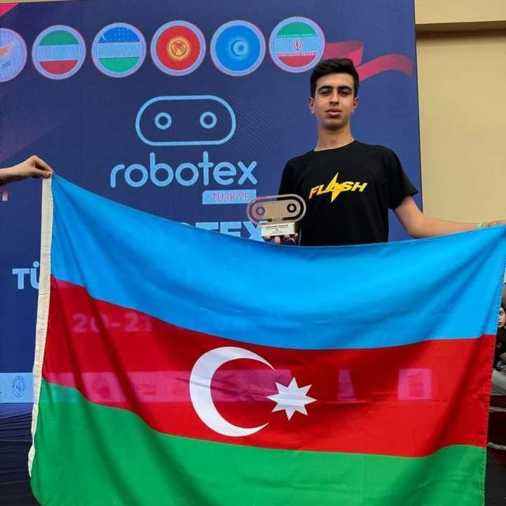 Robotlar yarışında ikinci yeri Azərbaycan məktəblisi tutdu