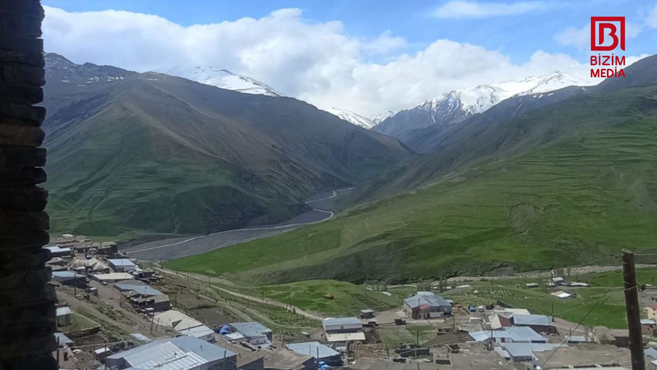 Xınalıq dağlarına yenidən qar yağdı - FOTO