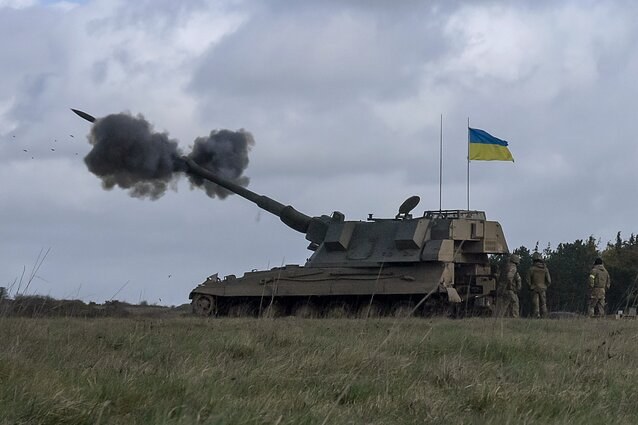 Ukrayna ordusu Luqanskda neft anbarına zərbələr endirdi - VİDEO