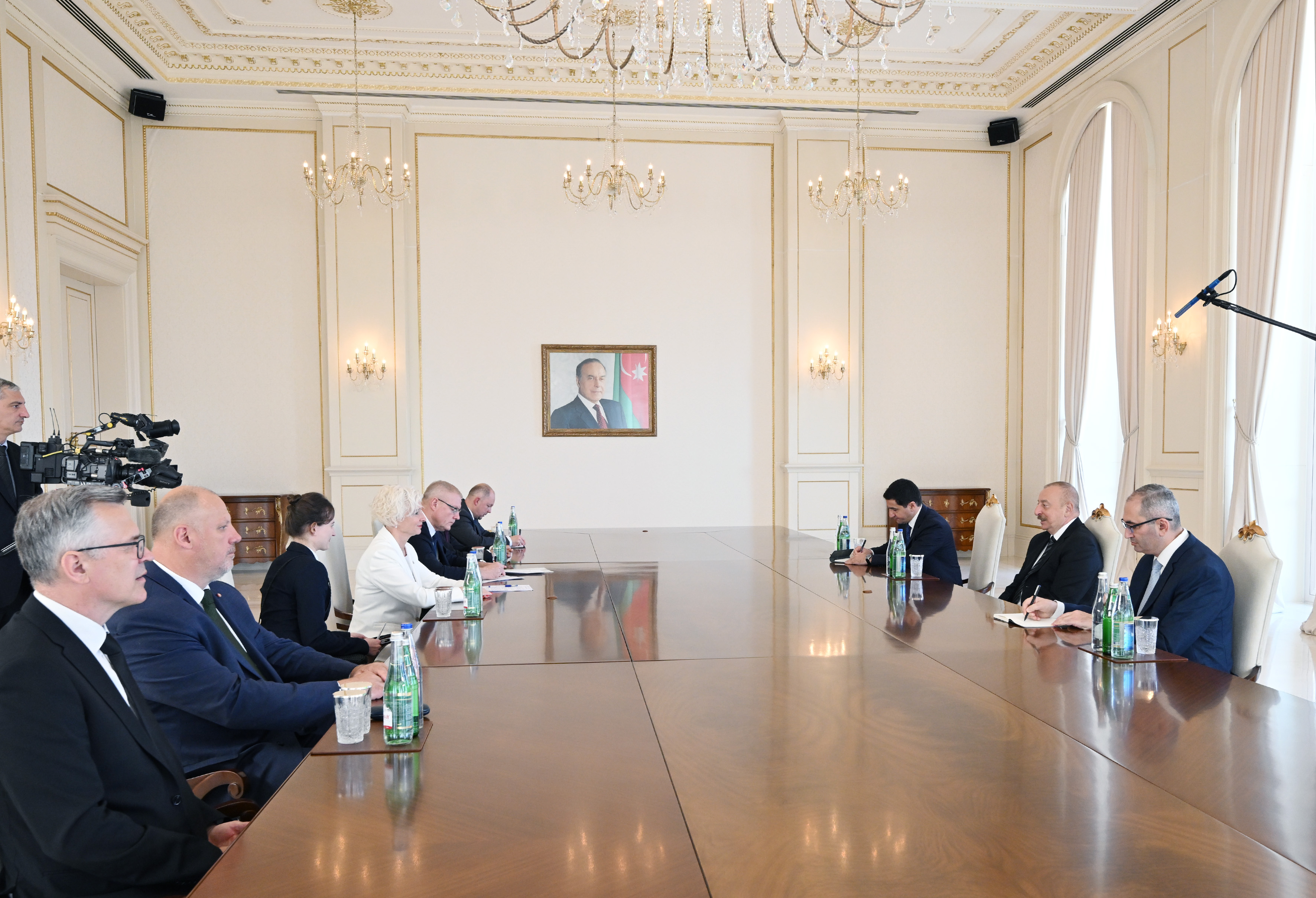 Prezident Latviya Seyminin sədrinin başçılıq etdiyi nümayəndə heyətini qəbul etdi – FOTO/VİDEO