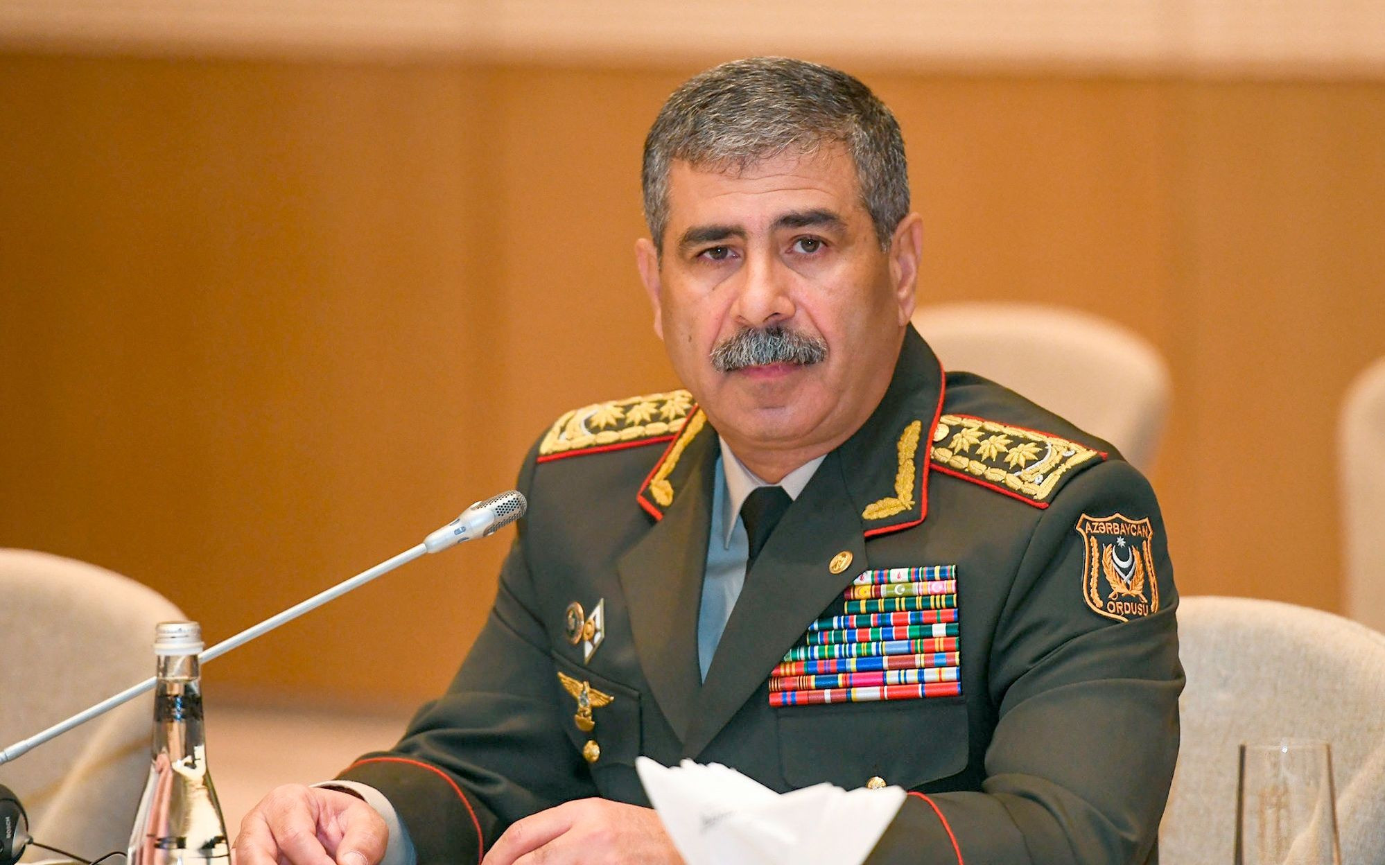Zakir Həsənov general-mayoru istefaya göndərdi - FOTO