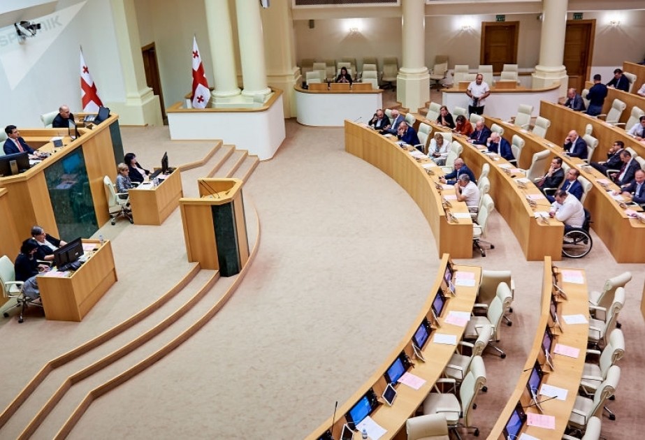 Gürcüstan parlamentində Seçki Məcəlləsinə dəyişiklik edilib